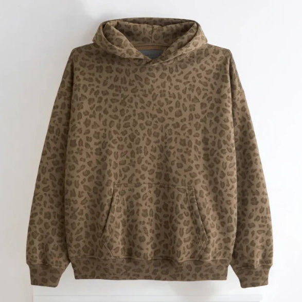 Felpa con cappuccio marrone a stampa leopardata, design casual, tessuto morbido, ideale per moda autunnale e invernale, abbigliamento streetwear.
