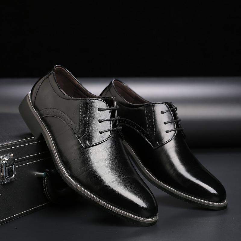 Scarpe da Uomo Plus Size in Pelle con Suola in Gomma | Ideali per Tutte le Stagioni Descrizione del Prodotto: