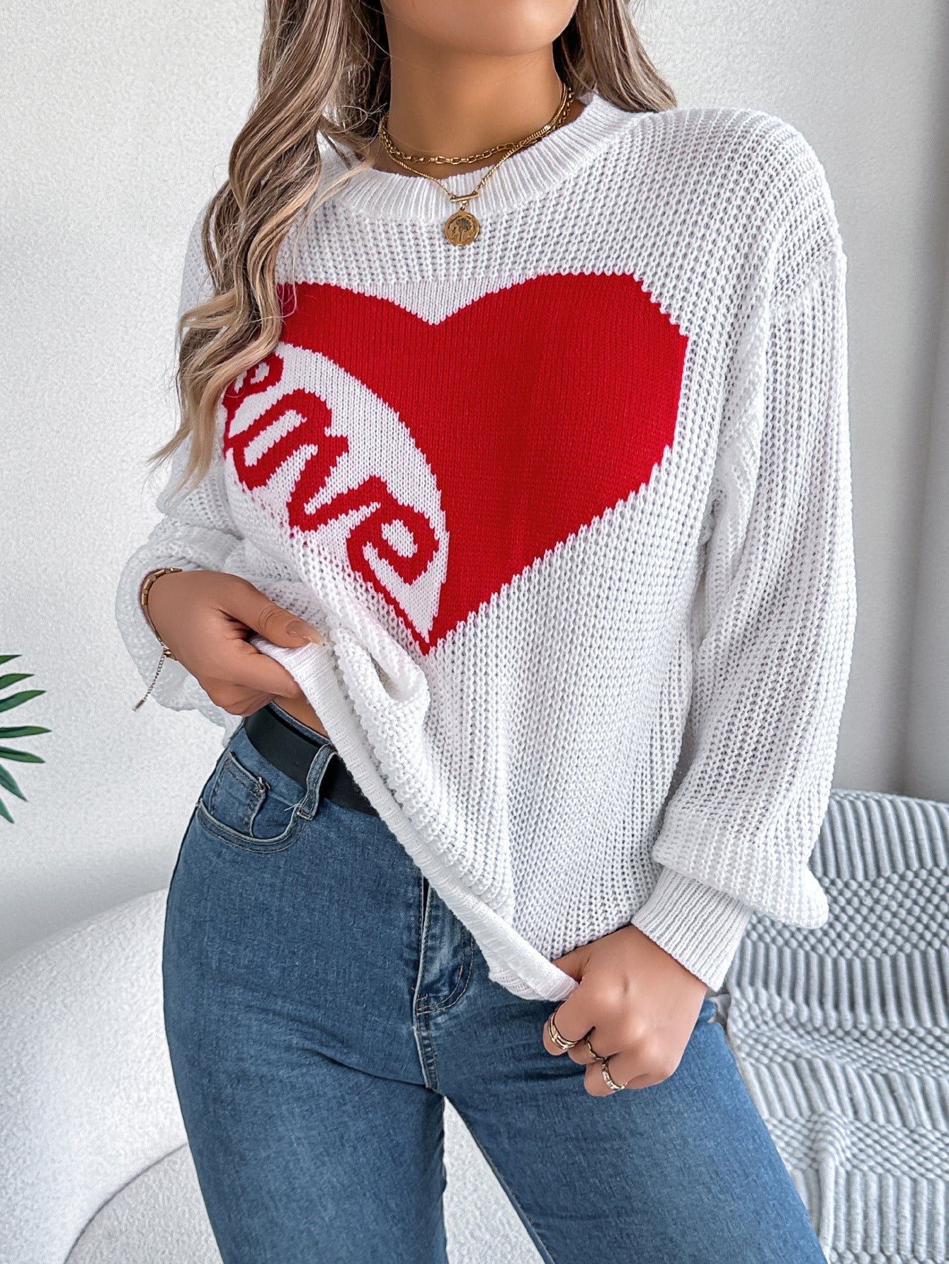 Maglione Donna in Maglia Acrilica con Stampa Cuori, Vestibilità Comoda e Maniche Lunghe