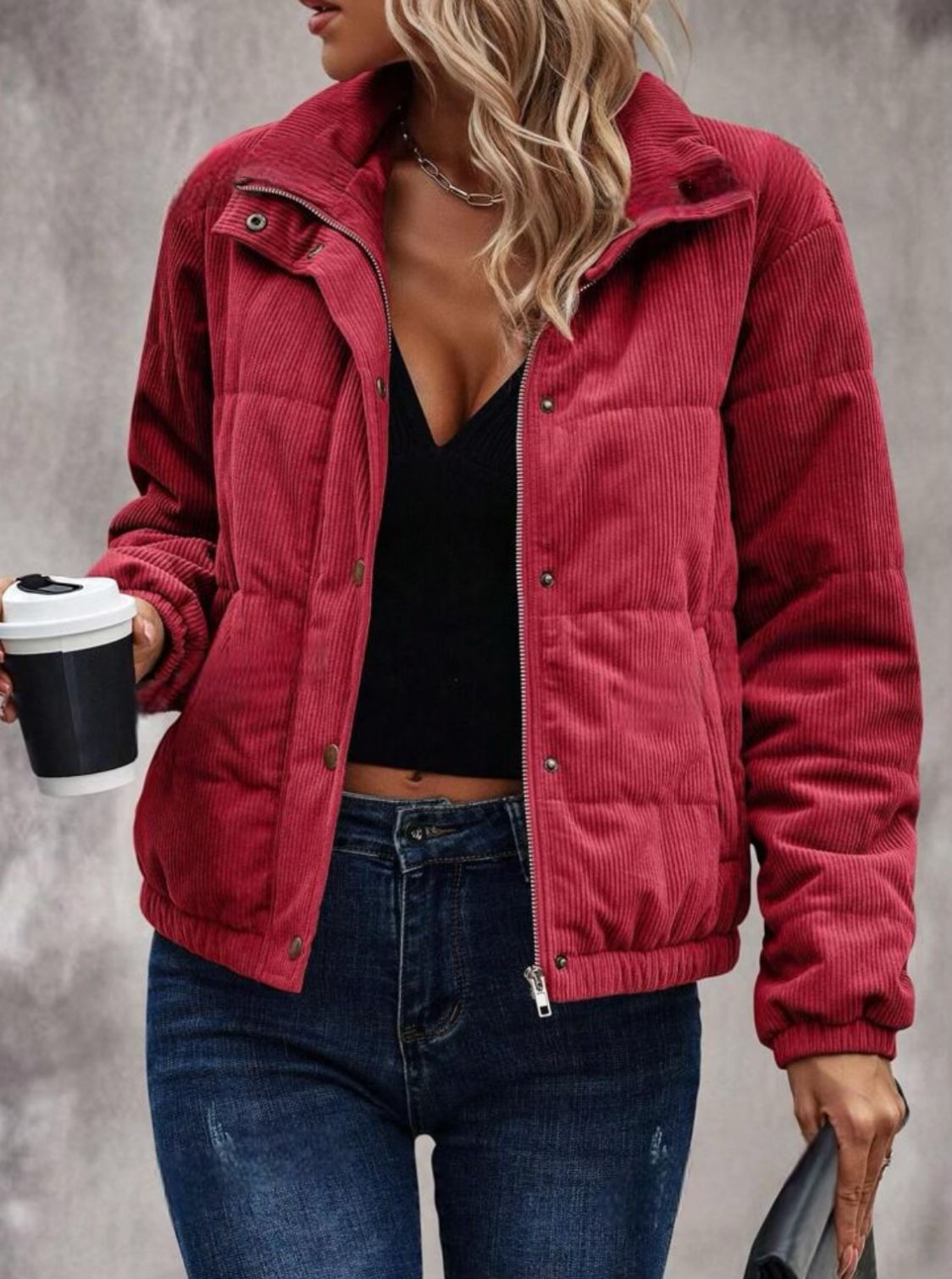 Chaqueta de mujer de algodón de grosor medio con mangas largas y cuello alto