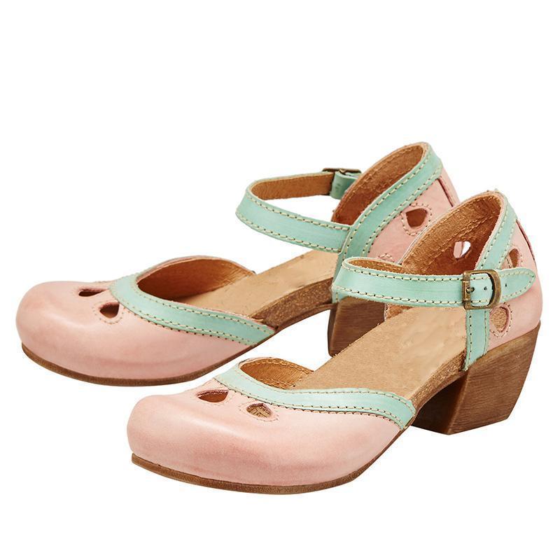 Scarpe Mary Jane vintage rosa e verde menta con tacco medio in legno, cinturino regolabile e dettagli traforati. Scarpe retrò eleganti per donna.