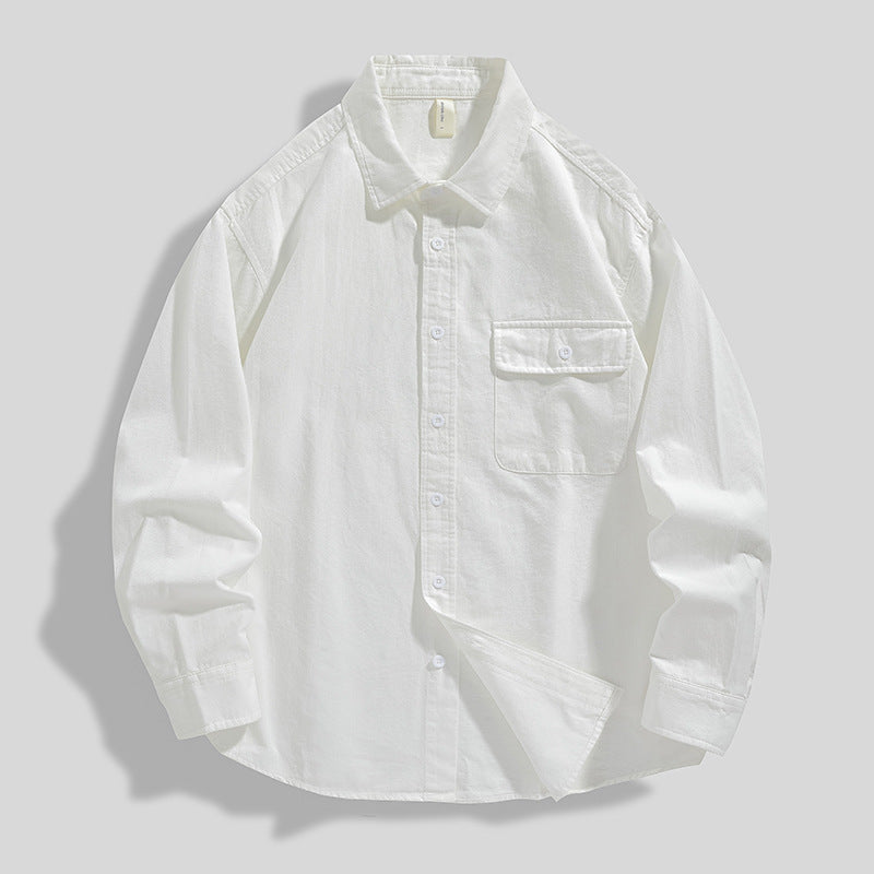 Camicia bianca da uomo in cotone, maniche lunghe, colletto classico, taschino frontale, stile casual elegante, perfetta per ogni occasione.