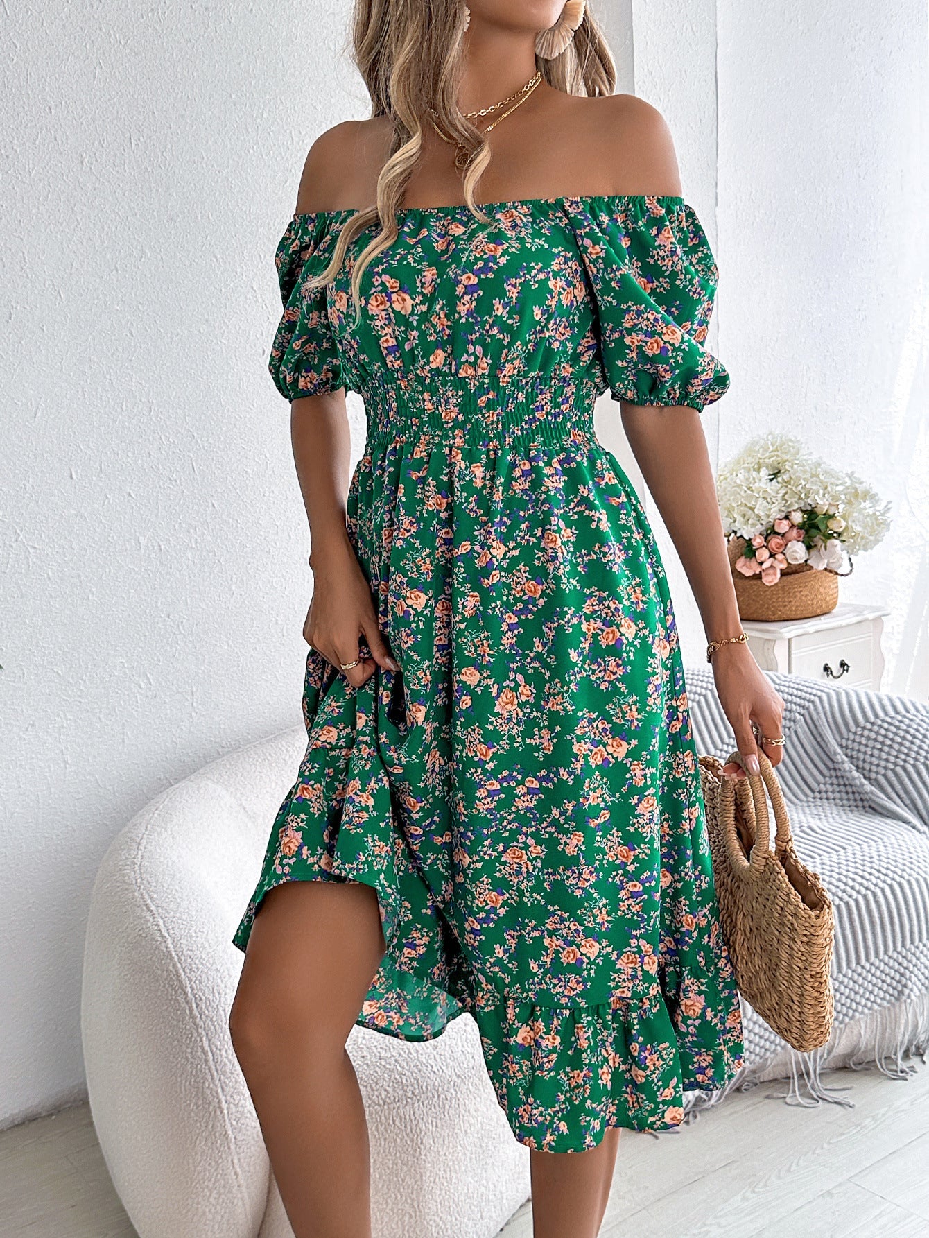 Abito a Fiori con Scollo Quadrato, Balze e Vita Alta | Ideale per l’Estate