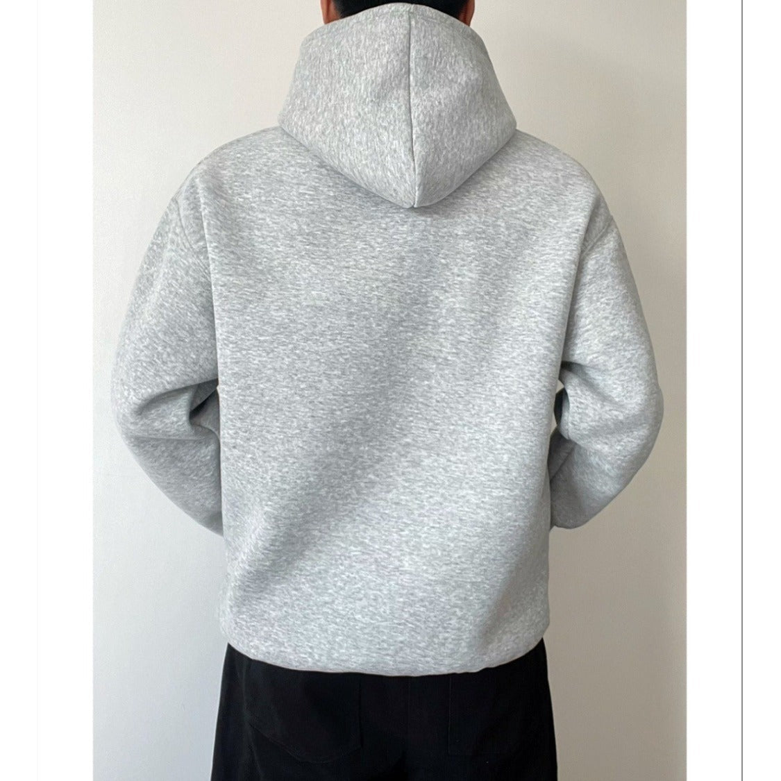 Herresweater med hætte, lange ærmer og løs pasform