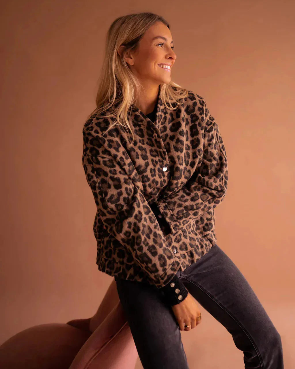 Giacca Bomber Invernale da Donna con Stampa Leopardo e Vestibilità Oversize