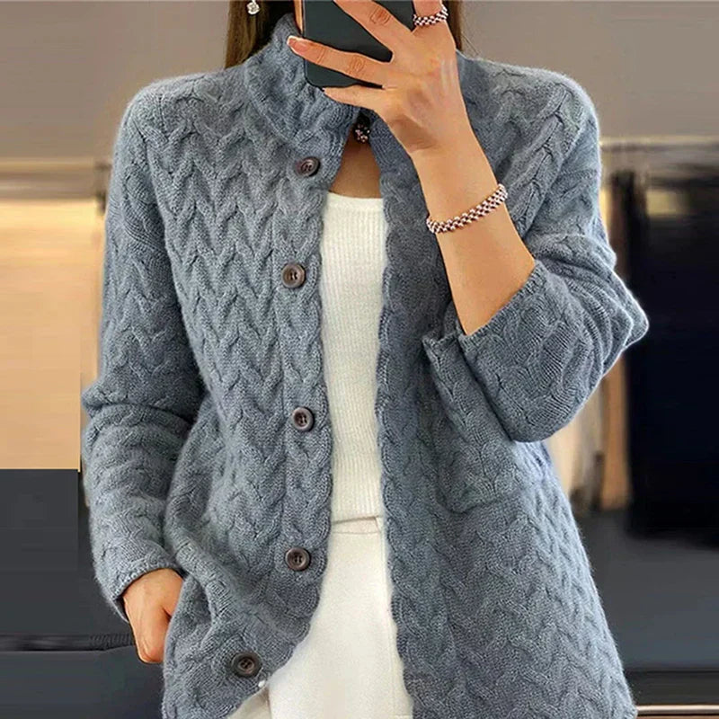 Cardigan in maglia caldo e morbido con vestibilità comoda ideale per l'autunno