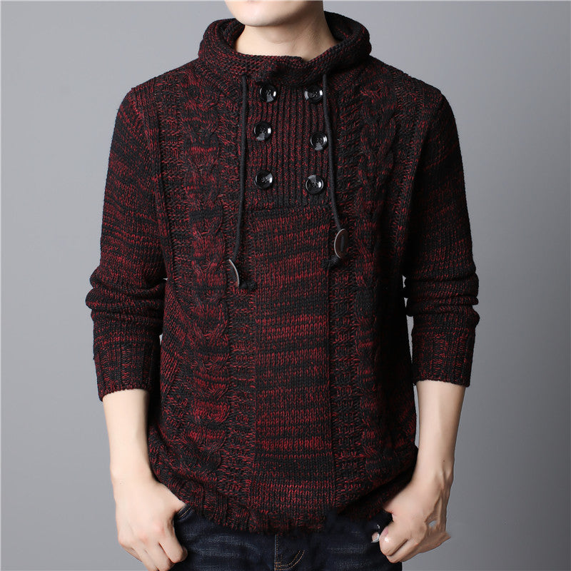 Maglione uomo invernale a collo alto, colore rosso e nero, con bottoni decorativi e lacci. Design casual elegante, ideale per moda autunnale.