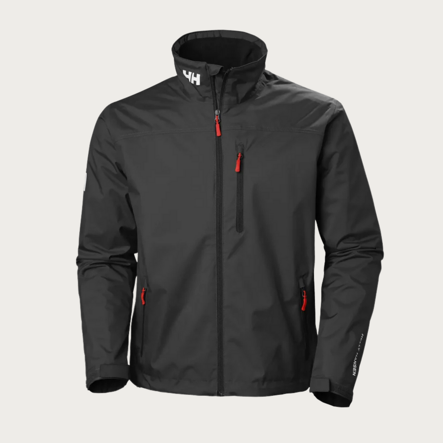 Giacca impermeabile nera Helly Hansen con zip rossa, tasche laterali e logo sul colletto. Ideale per outdoor e sport.