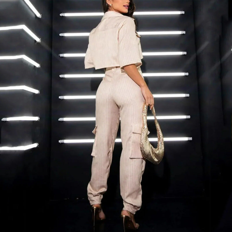 Completo Estivo da Donna con Blusa a V a Righe e Pantaloni Lunghi