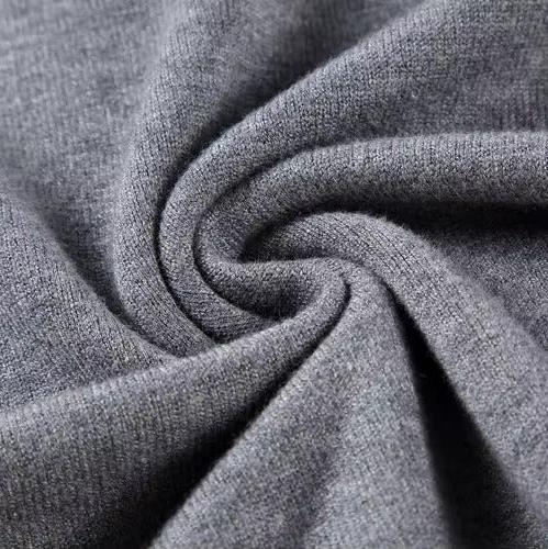 Colletto Lavorato a Maglia in Cashmere di Alta Qualità
