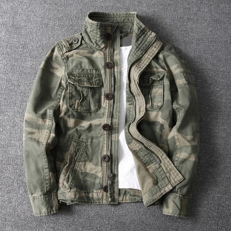 Giacca Leggera da Uomo con Stampa Camo, Chiusura con Bottoni e Tasche Multiple