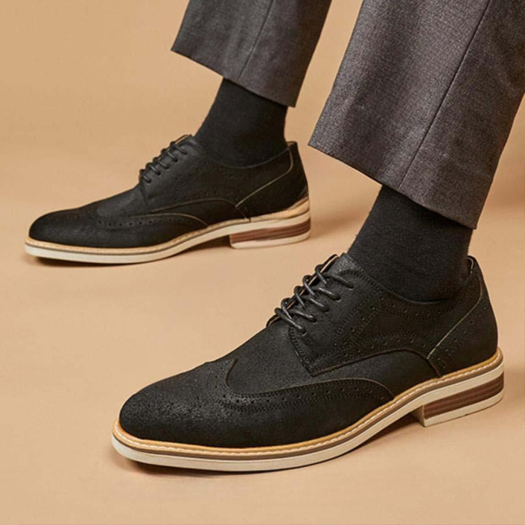 Scarpe da Uomo Stringate con Punta a Coda di Rondine e Dettagli Brogue