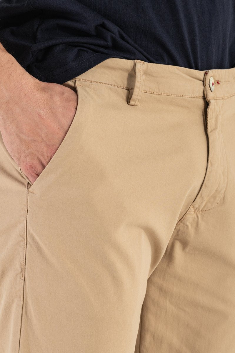 Pantaloni da Uomo a Vestibilità Dritta con Passanti per Cintura e Tasche Laterali