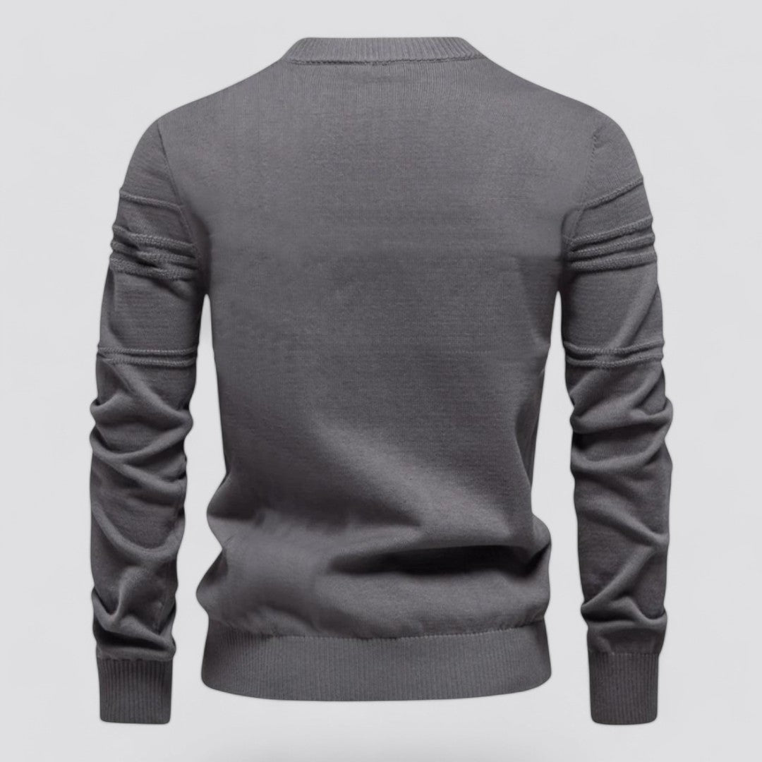 Maglione grigio uomo, maniche lunghe, design moderno, tessuto morbido, vista posteriore. Ideale per moda autunno inverno, abbigliamento casual.