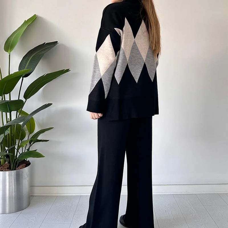 Completo Donna Maglione E Pantaloni Motivo Rombo Color-Block