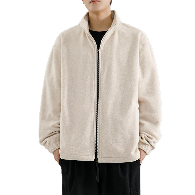 Giacca in pile beige da uomo con zip frontale, design casual e moderno, ideale per l'autunno e l'inverno. Moda maschile, abbigliamento caldo.