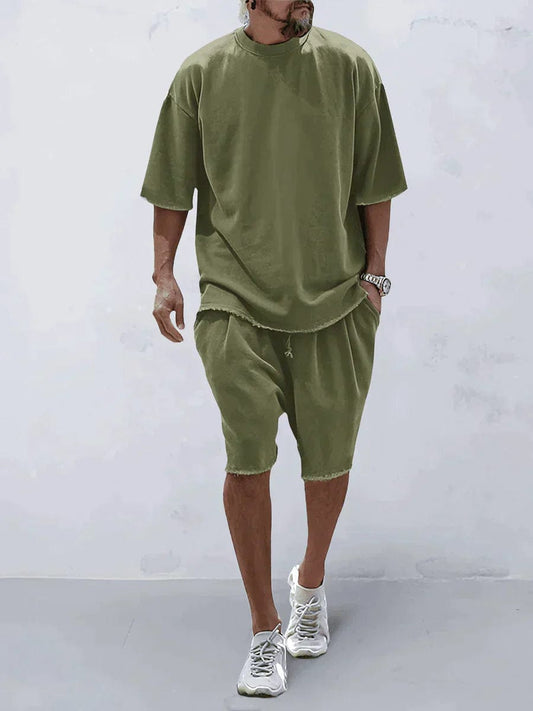 Set estivo leggero con pantaloncini e maglia a maniche corte