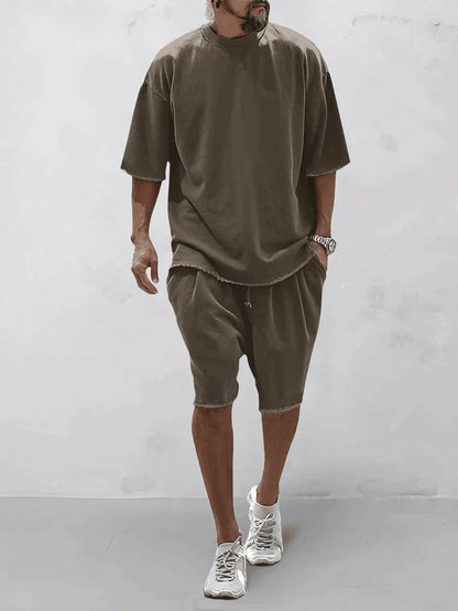 Set estivo leggero con pantaloncini e maglia a maniche corte