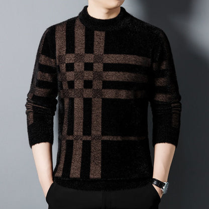 Maglione uomo nero a collo alto con motivo a quadri marroni, maniche lunghe, stile elegante e moderno, perfetto per moda autunnale e invernale.