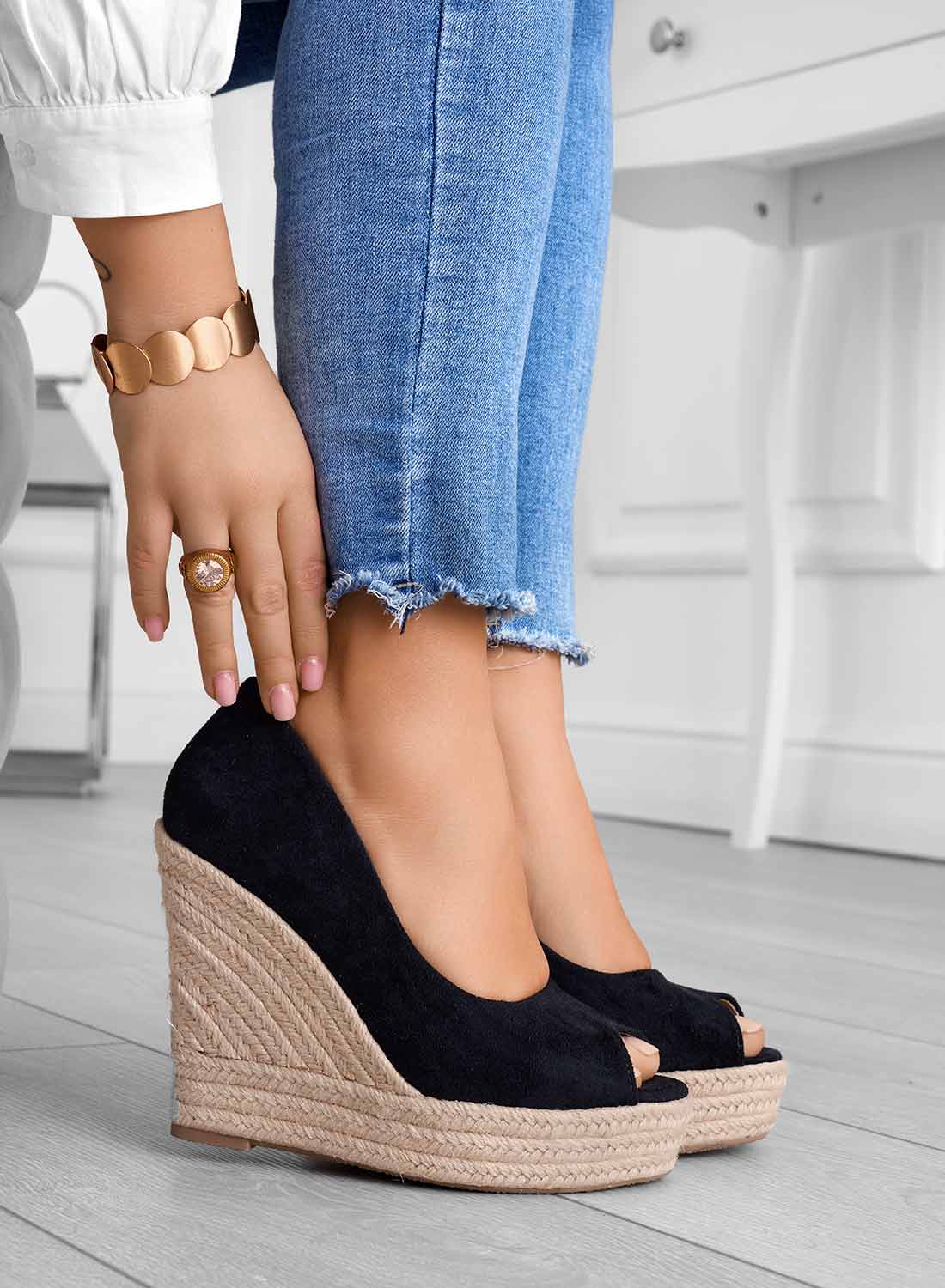 Sandali con Zeppa in Suede con Fodera Morbida e Punta Aperta | Ideali per Primavera ed Estate