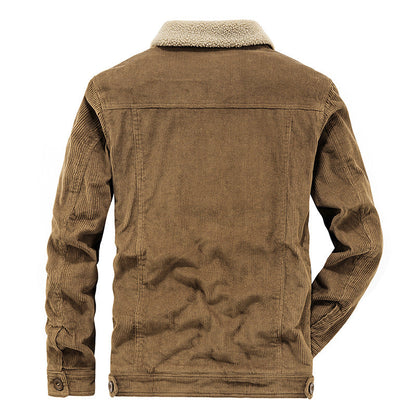 Giacca in velluto a coste marrone con colletto in pelliccia sintetica, vista posteriore. Moda uomo, abbigliamento invernale, stile casual.