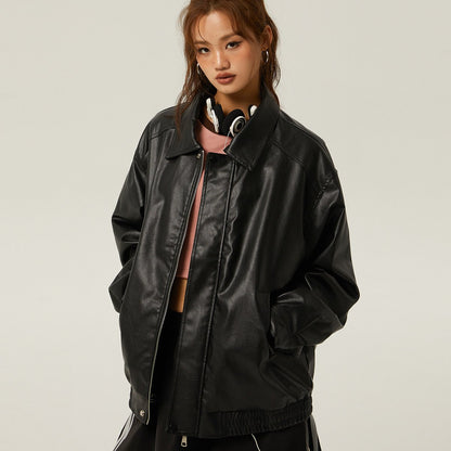 Chaqueta de mujer en PU con cremallera, cuello polo y acabado envejecido