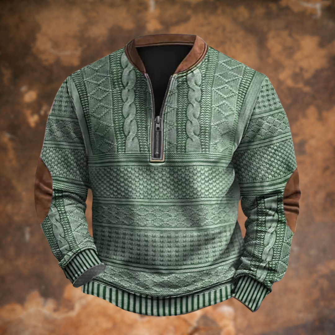Maglione verde lavorato a maglia con zip, dettagli in pelle marrone su gomiti e colletto, sfondo marrone. Moda autunno, abbigliamento uomo elegante.