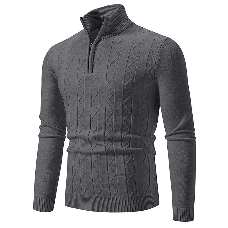 Maglione grigio da uomo con zip, lavorazione a trecce, collo alto. Elegante e caldo, ideale per l'inverno. Moda maschile, abbigliamento casual.