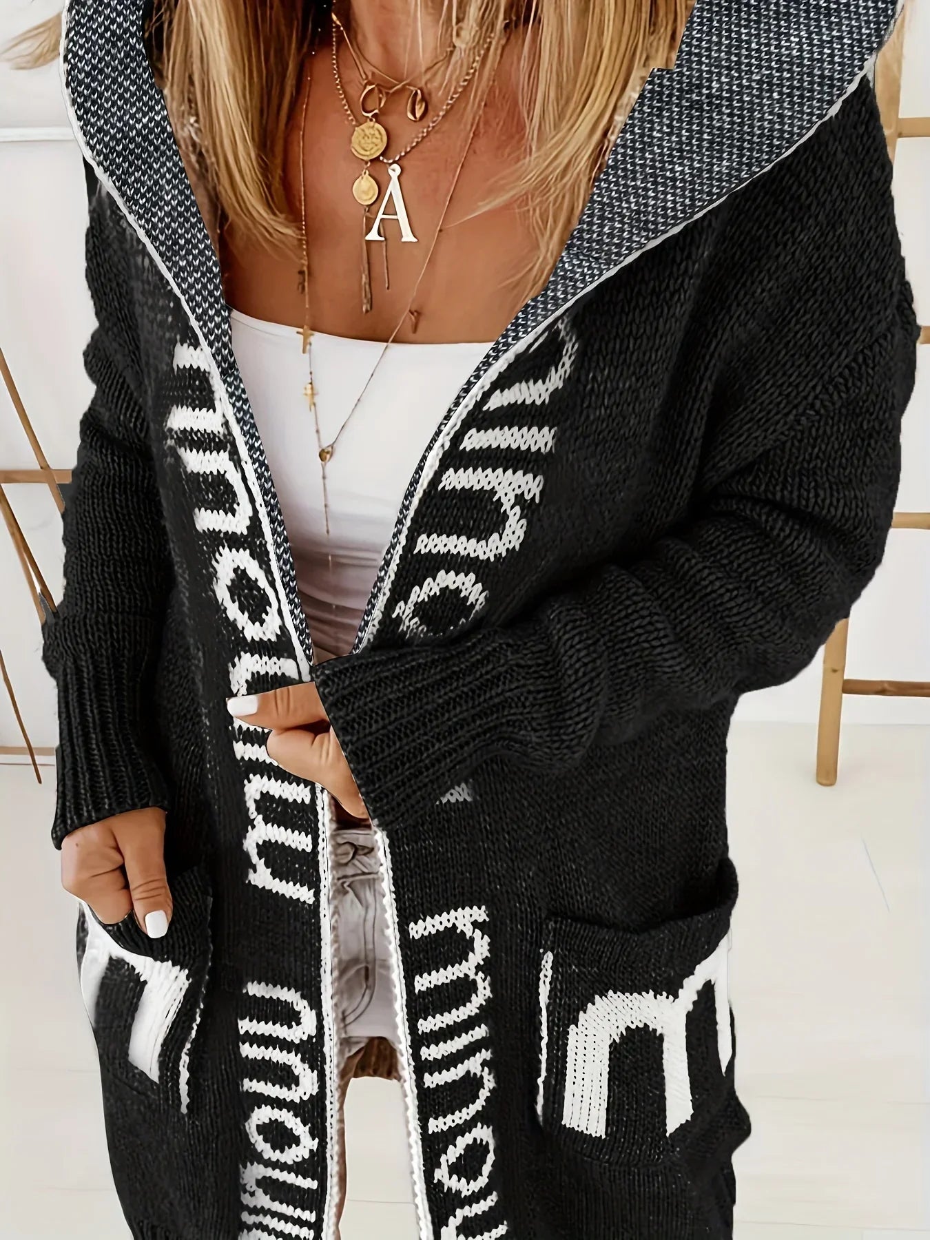 Cardigan Invernale con Cappuccio Comodo