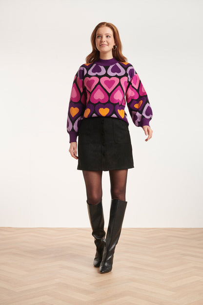 Camisa de mujer oversize con estampado de corazones y cuello alto acanalado