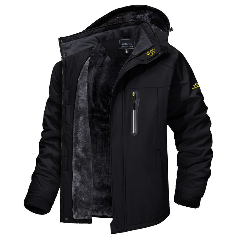 Giacca invernale nera da uomo con cappuccio, interno foderato in pelliccia sintetica, tasca con zip gialla, ideale per escursioni e sport invernali.