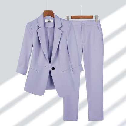 Completo blazer e pantaloni sartoriali con taglio aderente