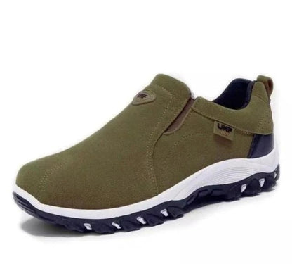 Scarpe Outdoor Slip-On da Uomo con Tomaia in Camoscio e Suola in Plastica