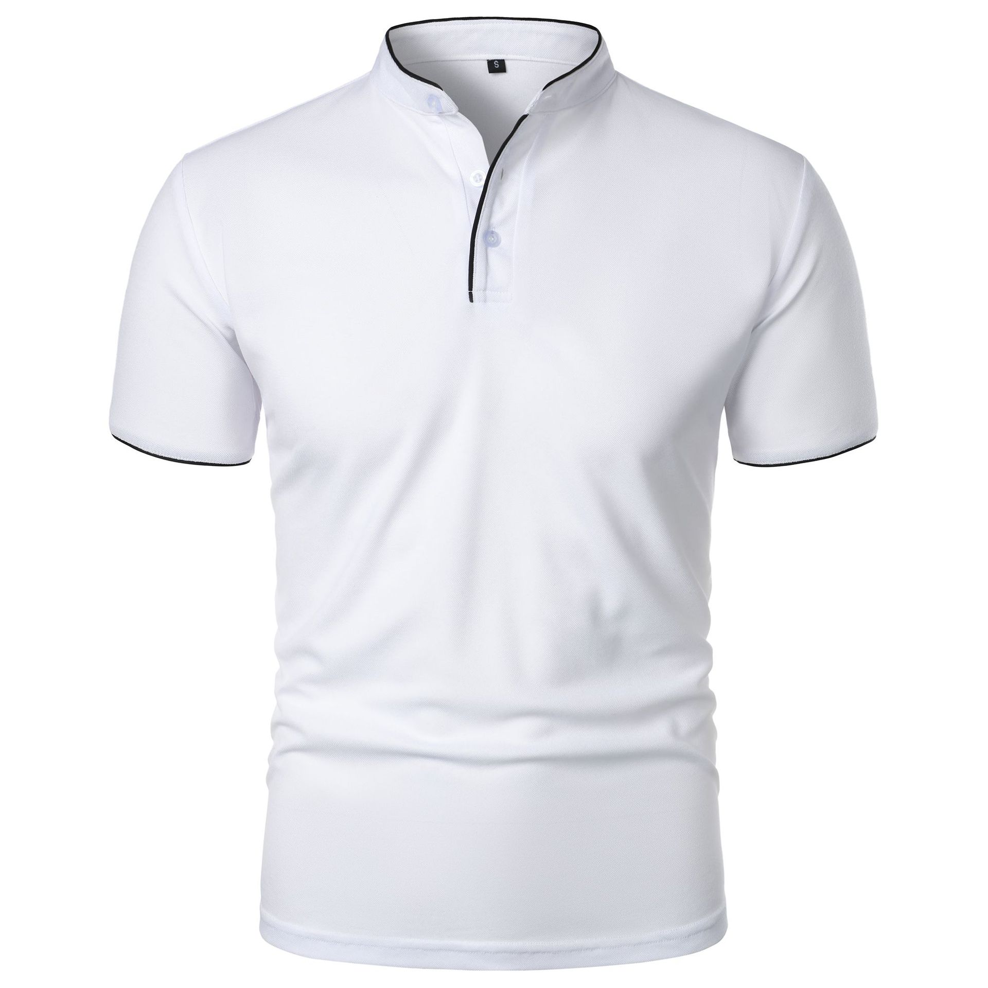 Maglietta bianca a maniche corte con colletto alla coreana e bordi neri, design elegante e moderno, ideale per moda uomo casual e formale.
