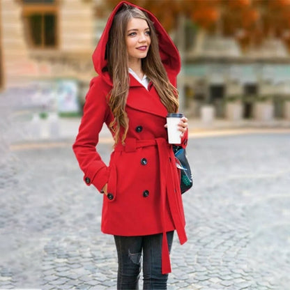 Abrigo de mujer otoñal con cuello vuelto y corte slim