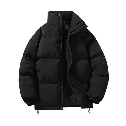 Giacca invernale nera imbottita, design moderno, chiusura a zip, ideale per il freddo. Cappotto caldo e alla moda per uomo e donna.