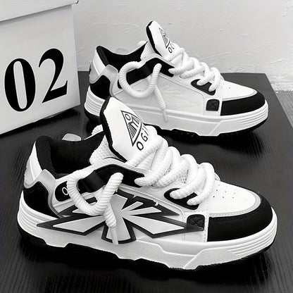 Scarpe da ginnastica bianche e nere su sfondo nero, design moderno con lacci spessi. Scarpe sportive unisex, stile casual, moda urbana.