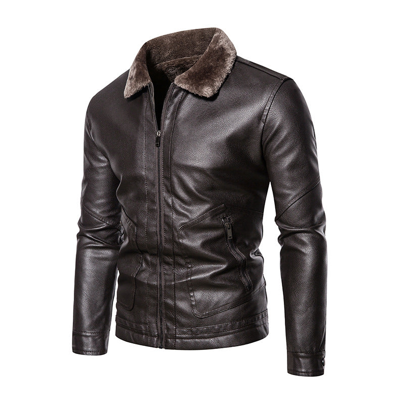 Giacca in pelle marrone da uomo con colletto in pelliccia sintetica, chiusura a zip, tasche laterali. Stile elegante e moderno per l'inverno.