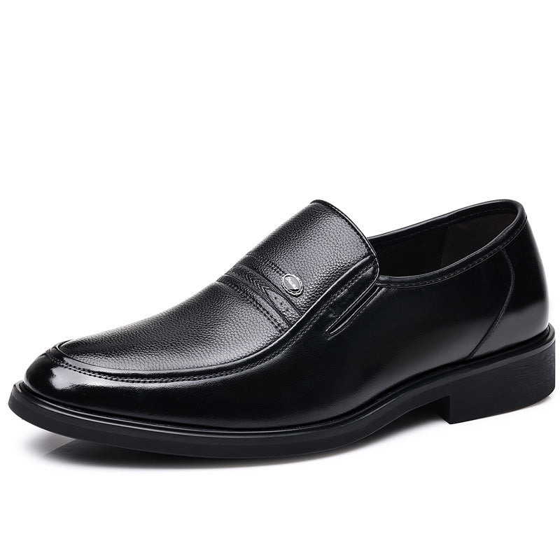 Scarpa elegante da uomo in pelle nera, mocassino classico con finitura lucida, ideale per abbigliamento formale e occasioni speciali.