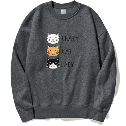 Felpa grigia con stampa "Crazy Cat Lady" e tre gatti sorridenti. Abbigliamento casual, moda donna, amanti dei gatti, stile autunno inverno.