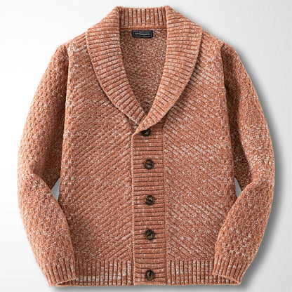 Cardigan marrone in maglia a coste con bottoni, collo a scialle, design elegante e caldo, ideale per moda autunno inverno uomo.