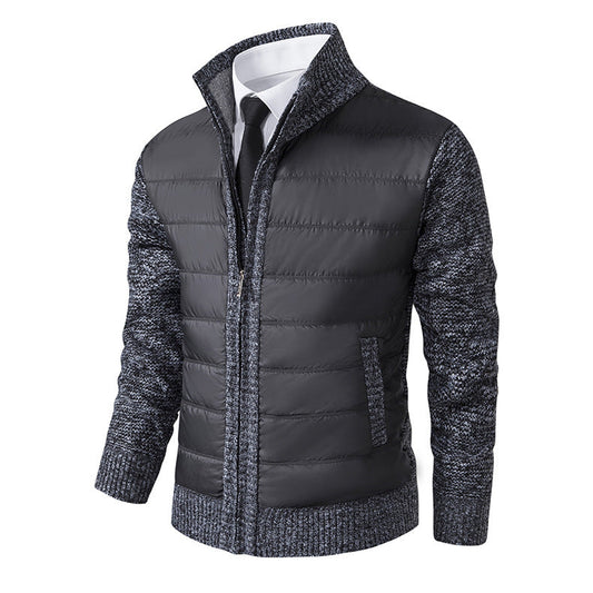 Giacca invernale uomo elegante, imbottita, con maniche in maglia grigia e corpo nero, perfetta per look formali e casual.