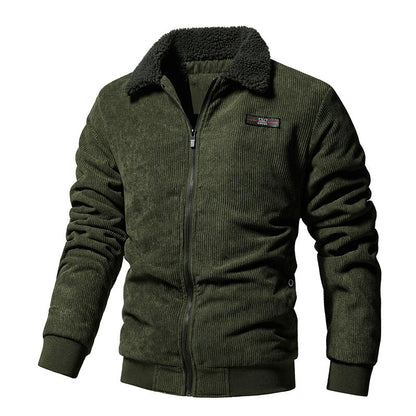 Giacca invernale verde militare da uomo, in velluto a coste, con colletto in pelliccia sintetica, chiusura a zip, ideale per moda casual e outdoor.
