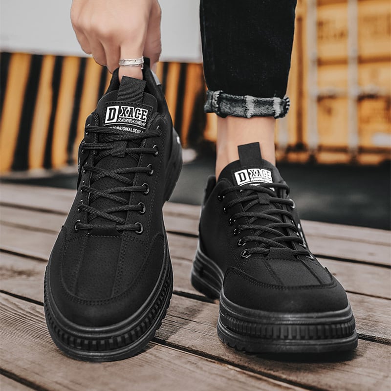 Herresneakers med snørebånd, lavt snit, rund tå og flad sål