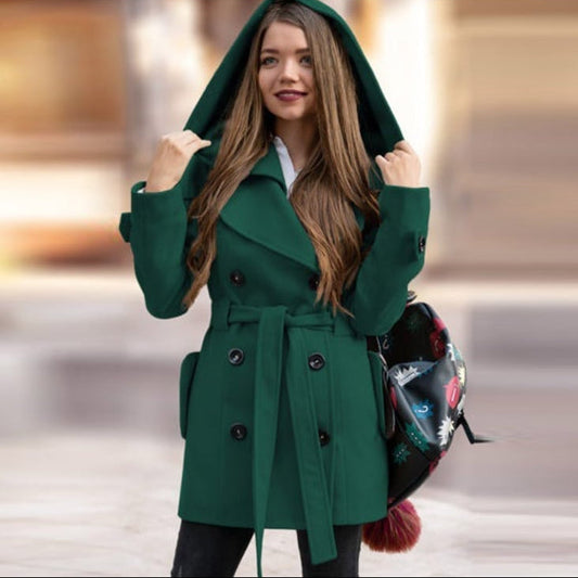 Abrigo de mujer otoñal con cuello vuelto y corte slim
