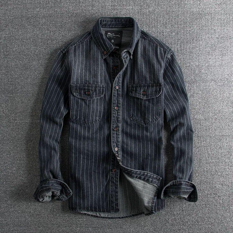 Slim fit herreskjorte med lange ærmer og knapper i stribet design