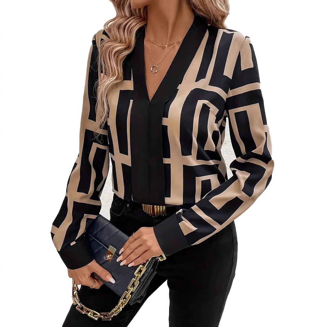 Kortærmet dame-top med slim fit og geometrisk print