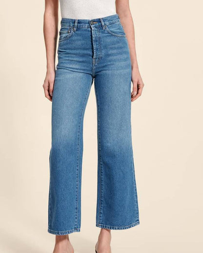 Jeans de mujer primaverales de talle alto con pierna recta cropped en estilo retro