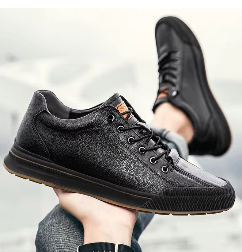 Scarpe da ginnastica nere in pelle, design moderno, suola in gomma antiscivolo, perfette per uomo, moda casual, comfort quotidiano.