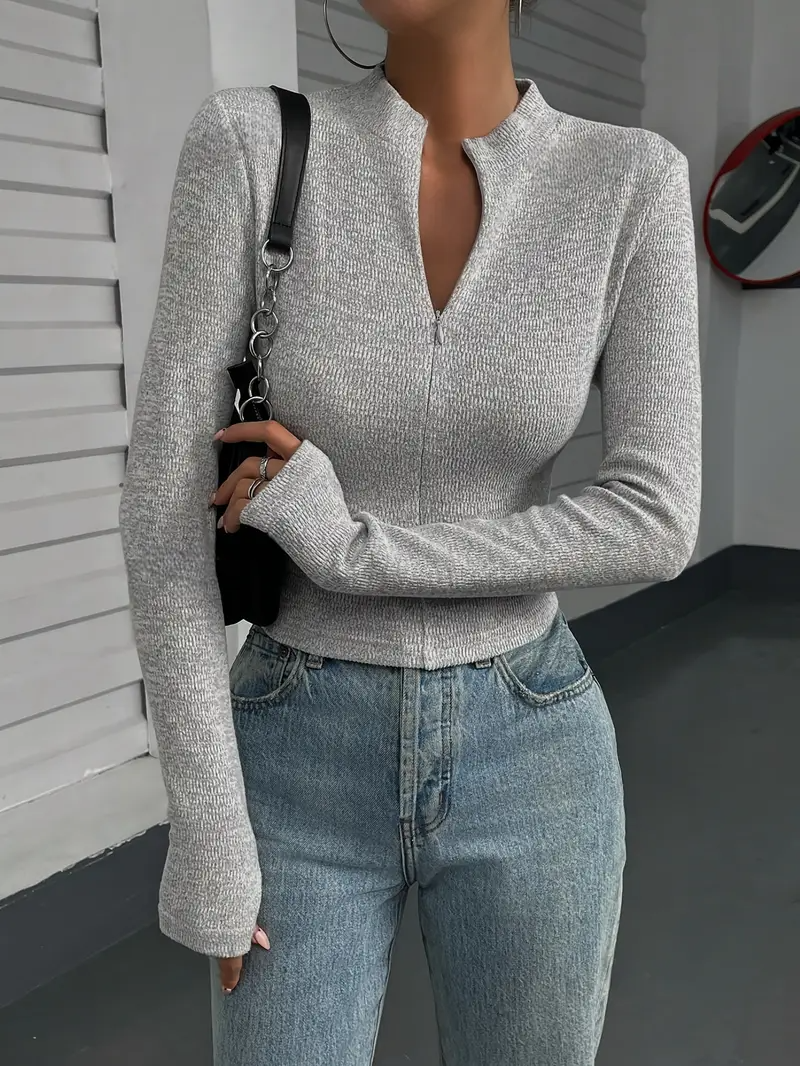 Maglione da Donna Aderente in Maglia con Finitura Opaca